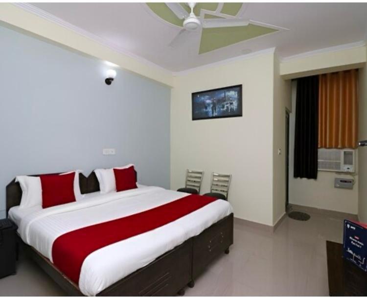 Hotel Aditya Residency Near Sector 63 Metro Station Νόιντα Εξωτερικό φωτογραφία