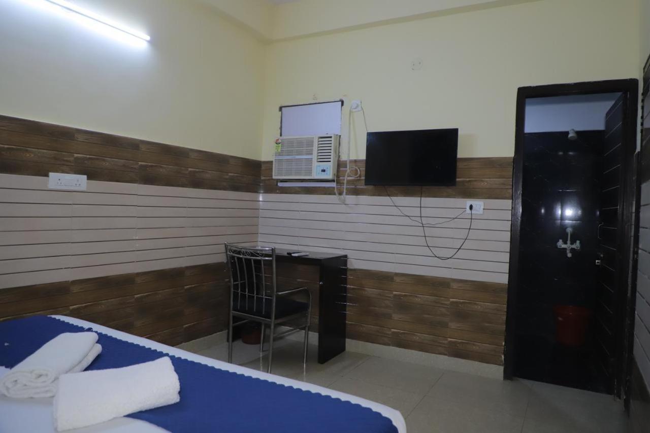 Hotel Aditya Residency Near Sector 63 Metro Station Νόιντα Εξωτερικό φωτογραφία