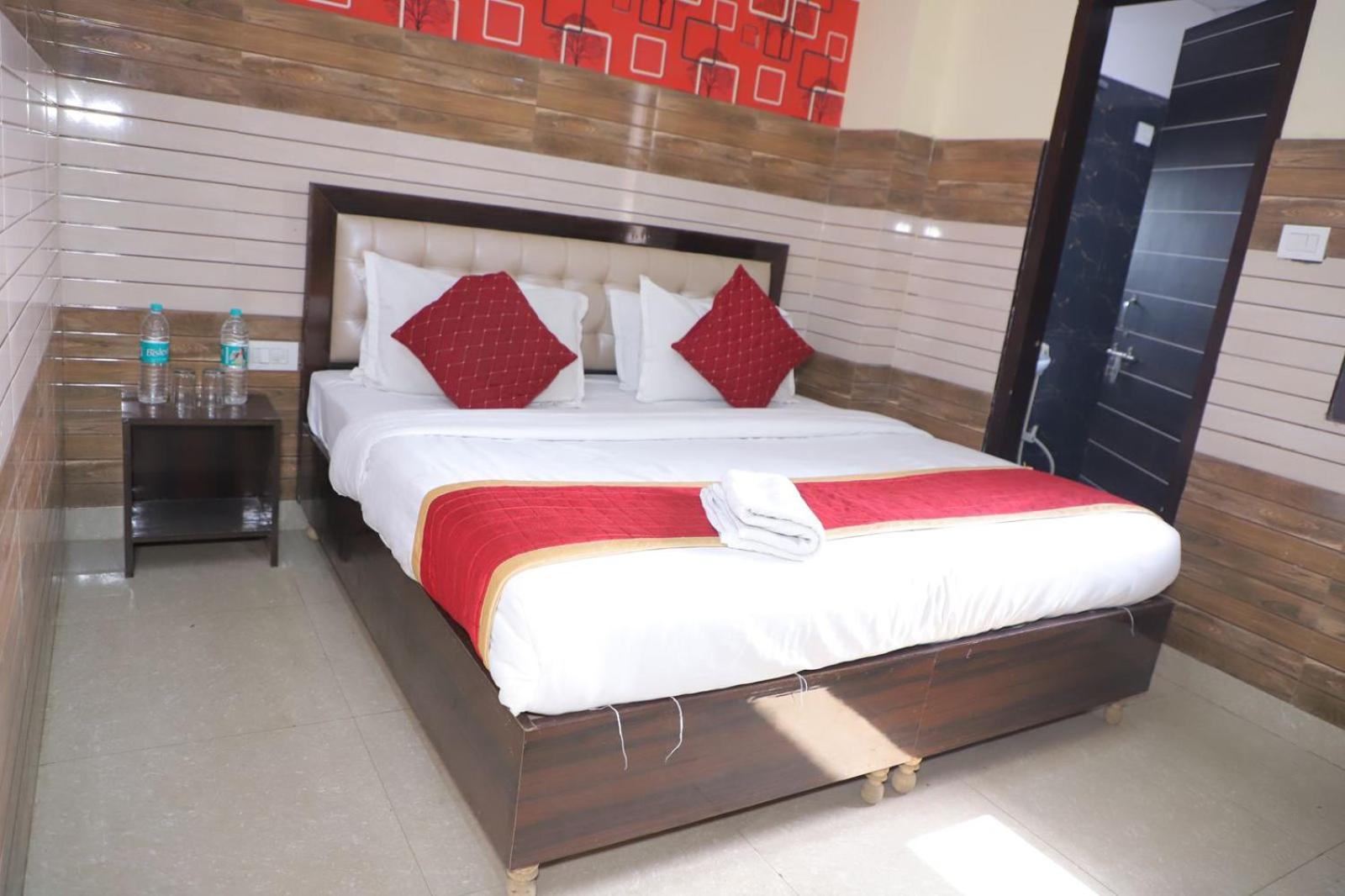 Hotel Aditya Residency Near Sector 63 Metro Station Νόιντα Εξωτερικό φωτογραφία